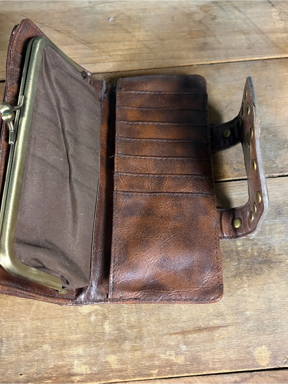 Braciano brown studded